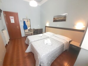 Chambre Double, salle de bains commune