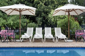 Free daily full breakfast