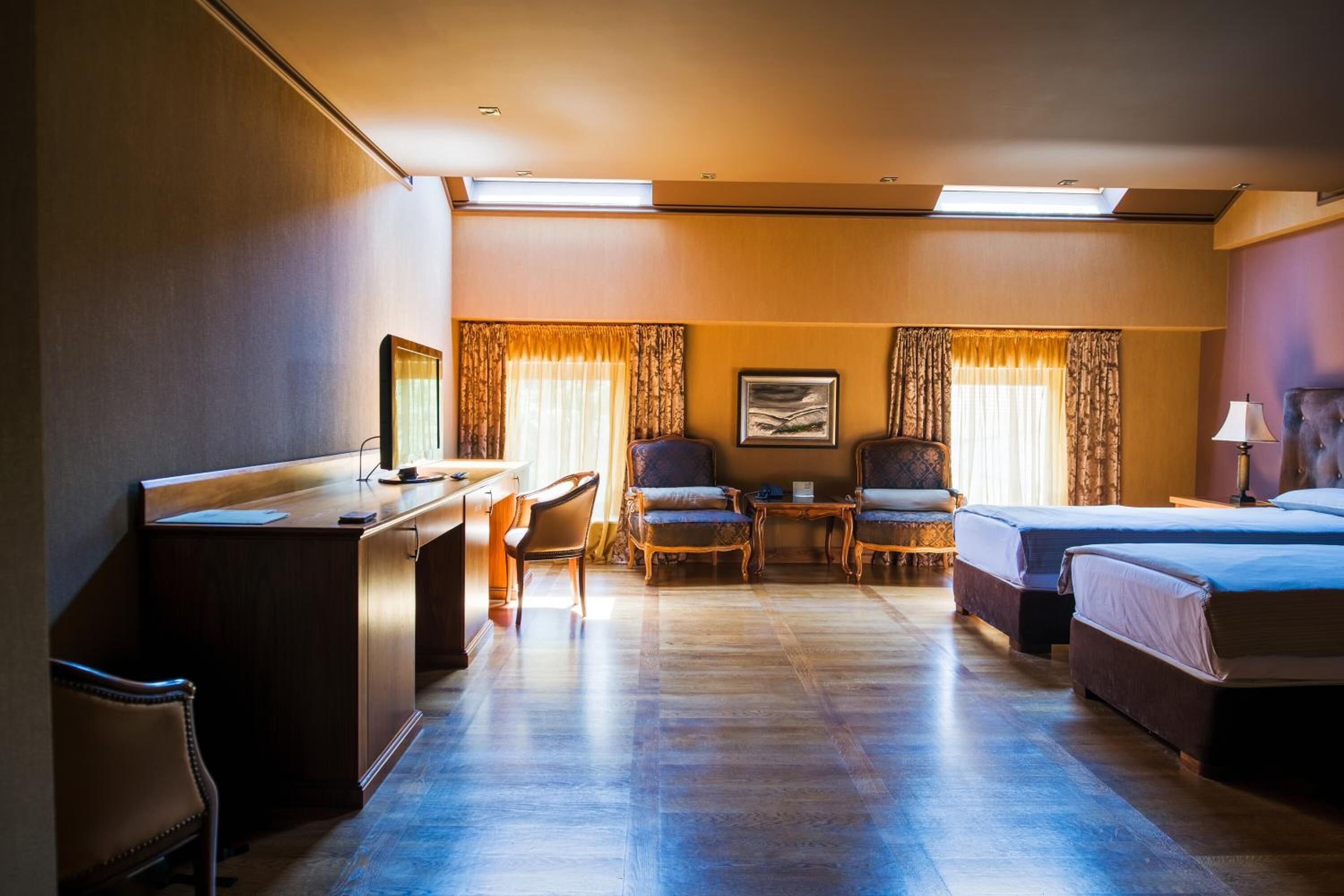 minibar, desk, soundproofing, iron/ironing board