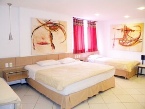 Standard trippelrum | Minibar, gratis barnsängar, extrasängar och gratis wi-fi