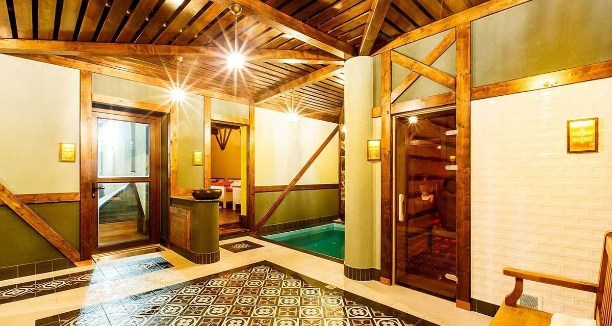 1 treatment room, massages