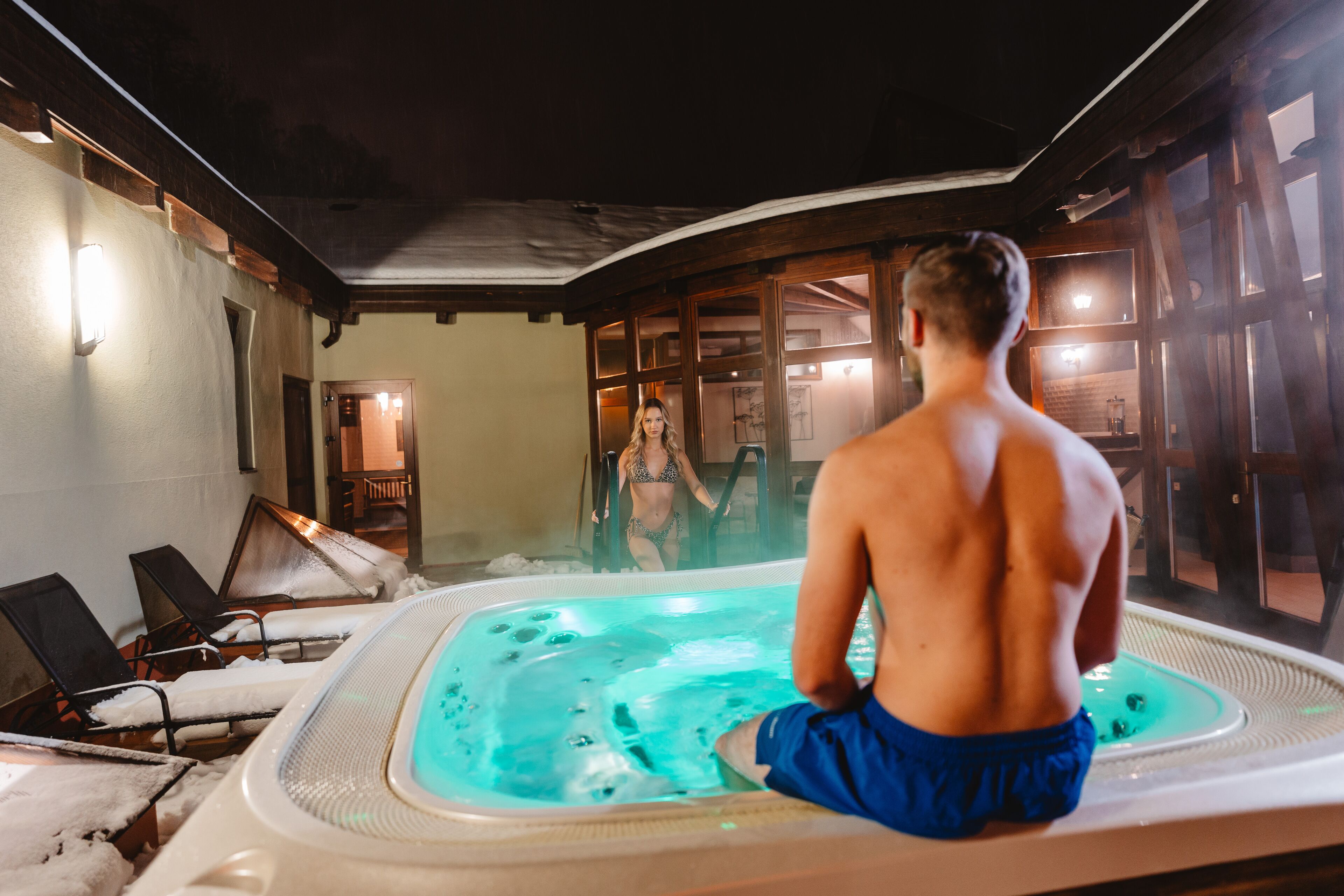 Bathtub spa outdoor