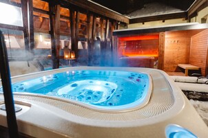 1 treatment room, massages