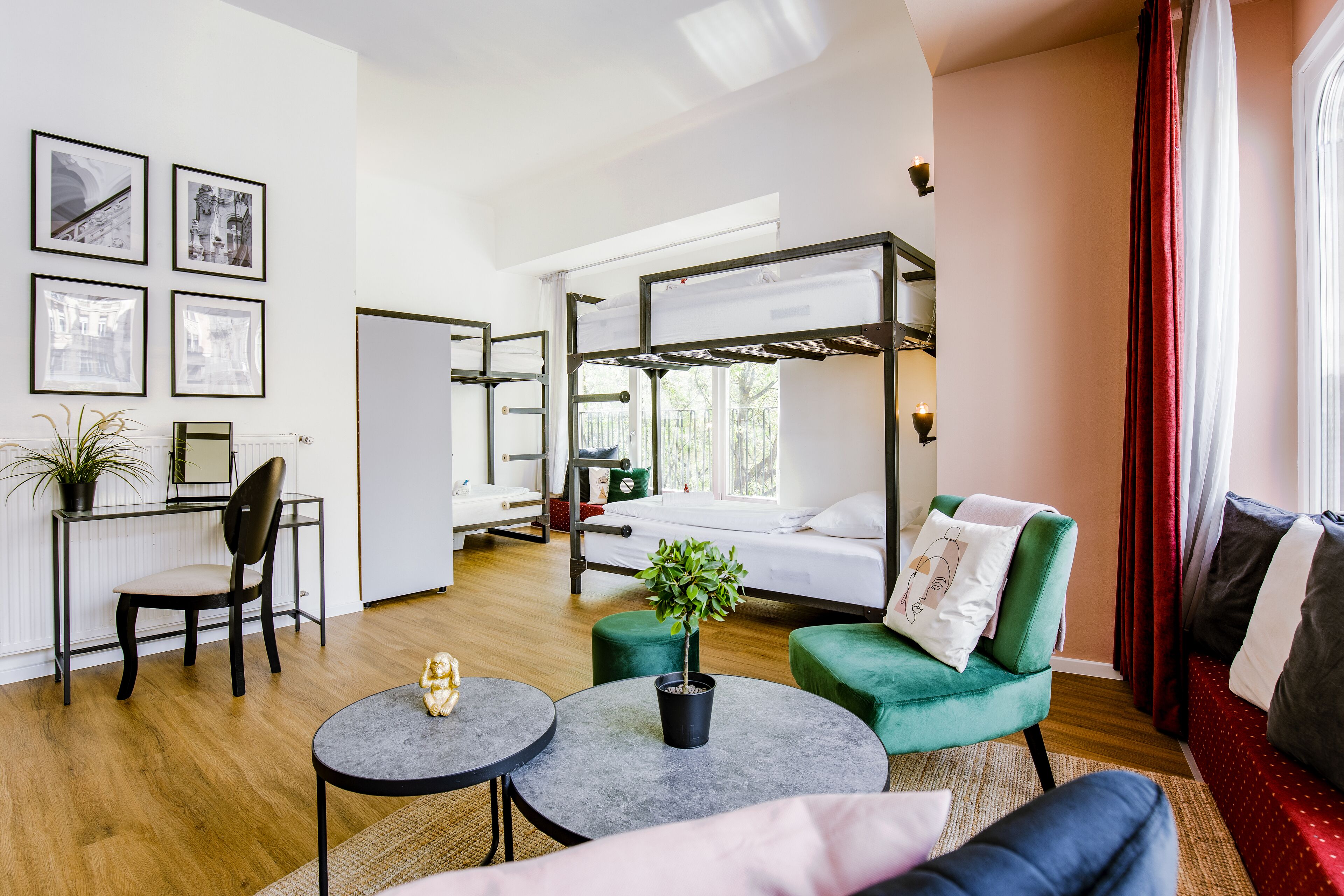 Single Bed in a 6 Bed Female Dorm Ensuite | Soundproofing, iron/ironing board, free WiFi, bed sheets