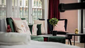 Single Bed in a 6 Bed Female Dorm Ensuite | 隔音、熨斗/熨衣板、免費無線上網、床單