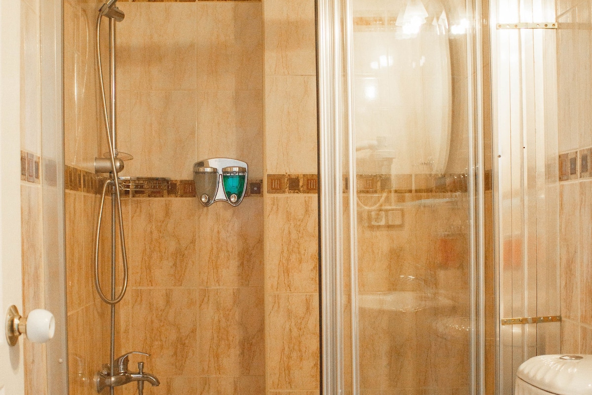 Standard-Doppelzimmer | Badezimmer