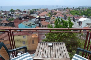 Habitación doble Deluxe, balcón, vista al mar | Balcón