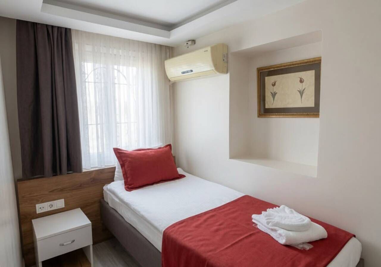 Premium bedding, pillow-top beds, minibar, in-room safe