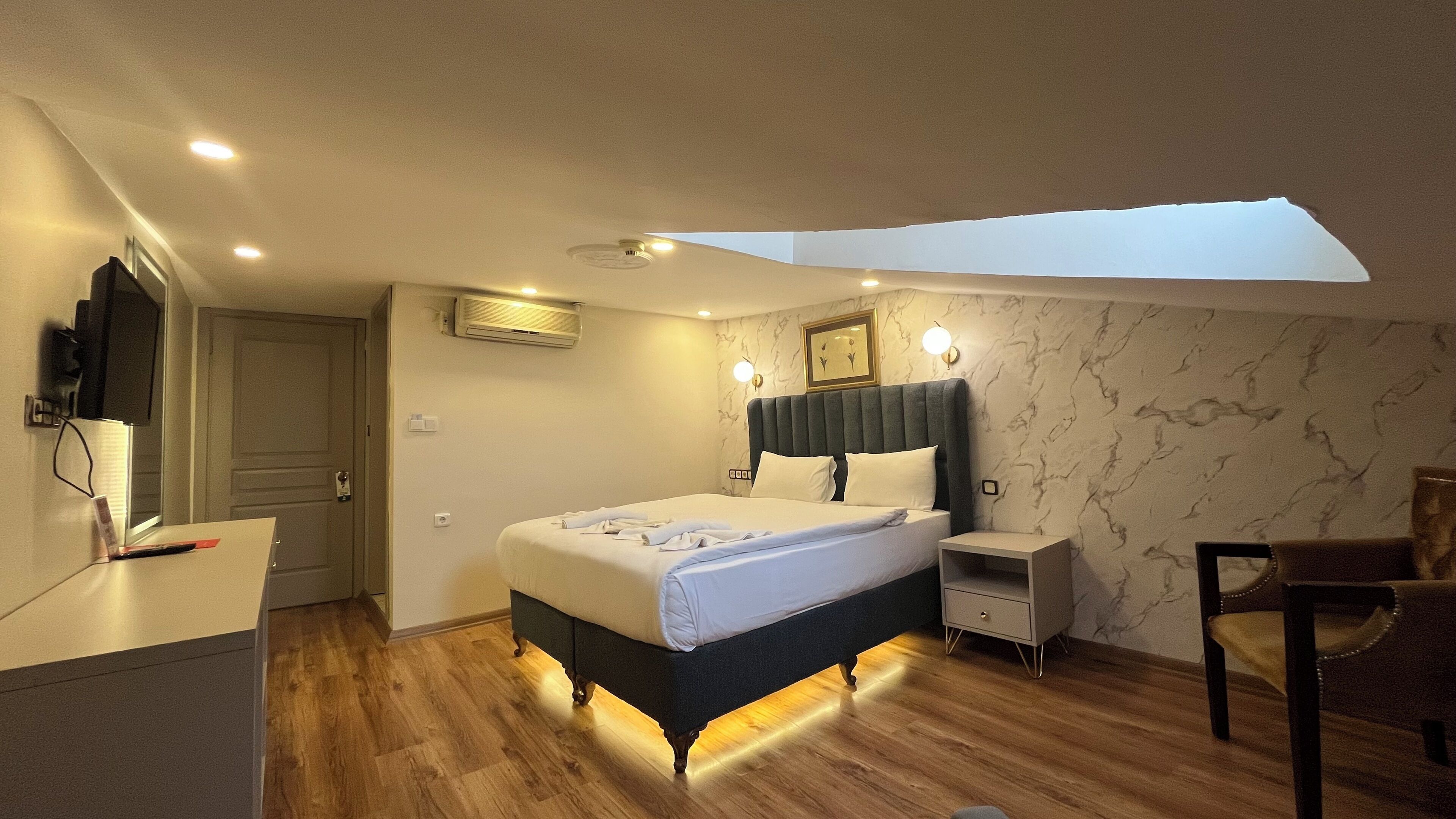 Budget Double Room | Premium bedding, pillowtop beds, minibar, in-room safe
