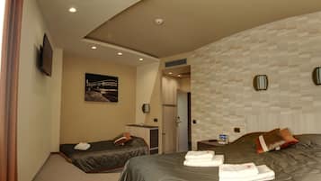 高級寢具、Tempur-Pedic 床墊、迷你吧、房內夾萬