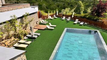 Seasonal outdoor pool