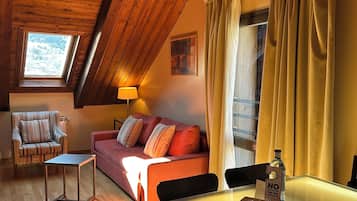 2 dormitoris, caixa forta a l'habitació i habitacions insonoritzades