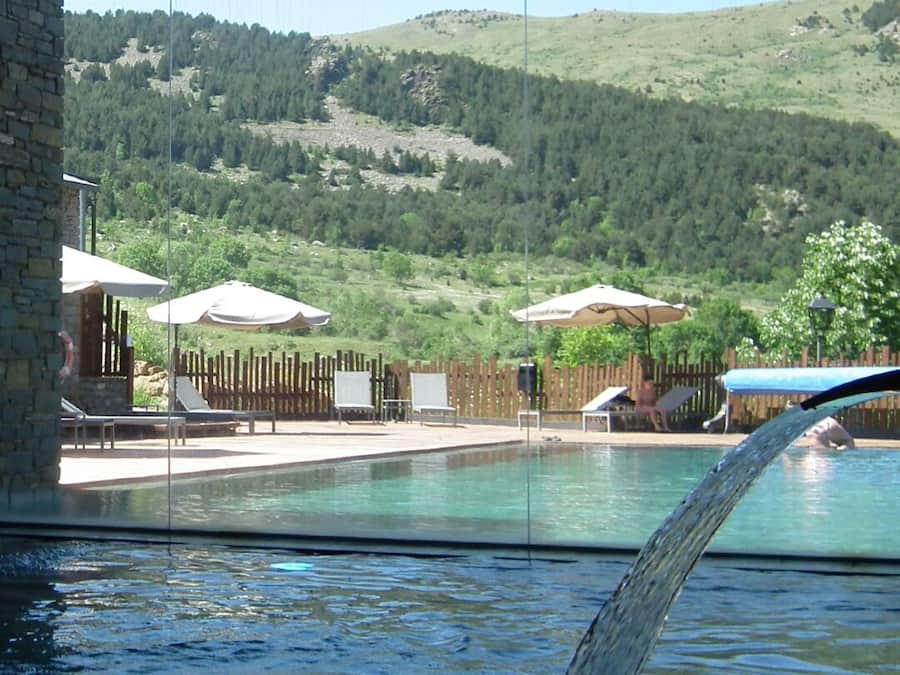 Kroppsbehandlinger, kroppsinnpakning, kroppsskrubb og massasje