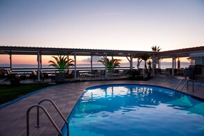 Outdoor pool - Hanioti Grandotel Hotel (Kassandra)