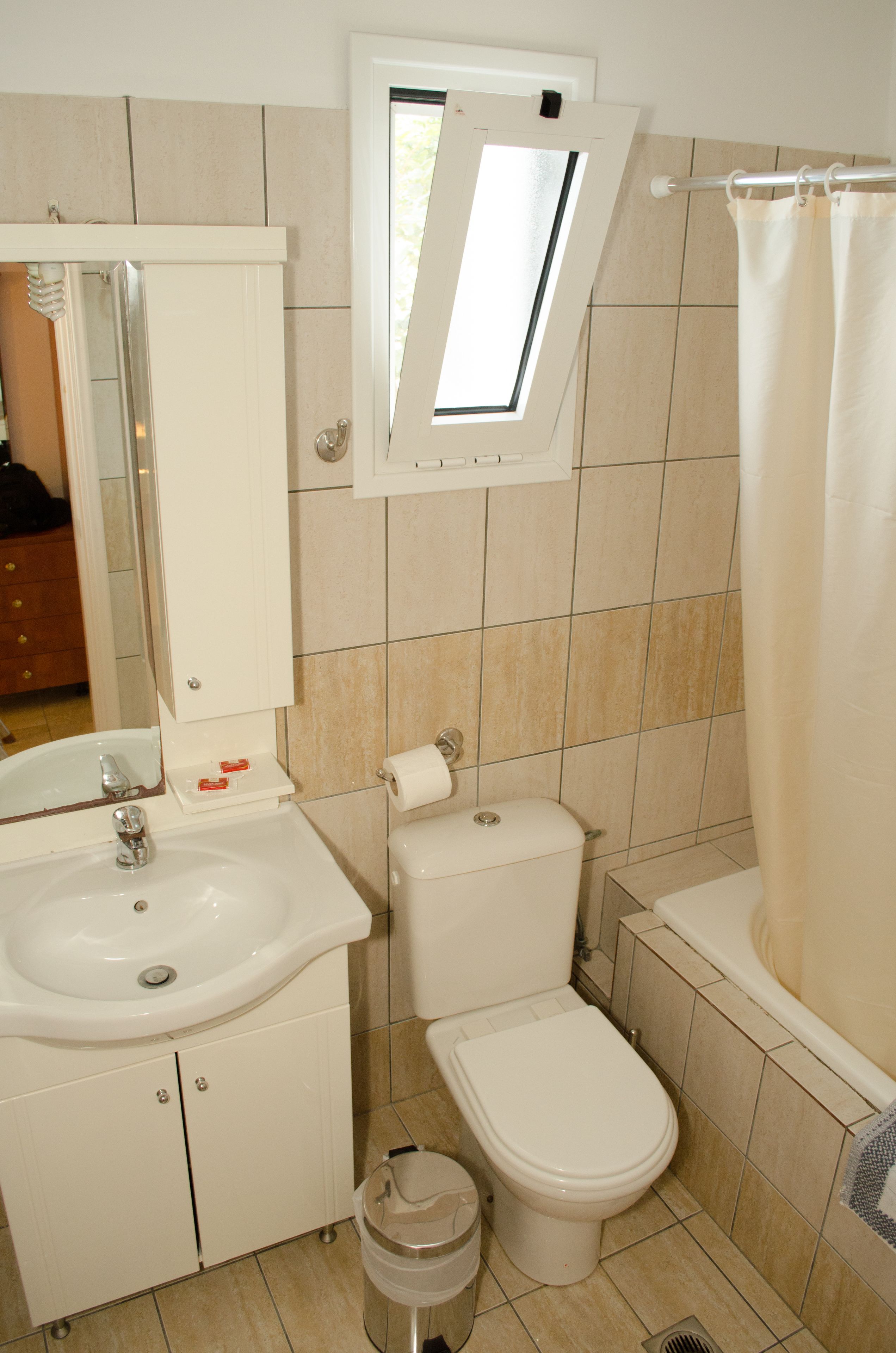 superior double room, sea view | bathroom | hair dryer, towels