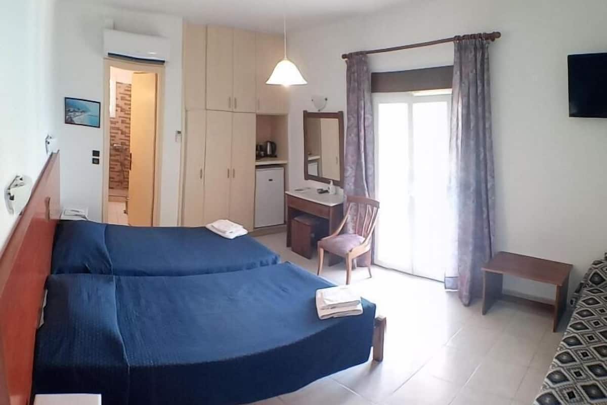 Minibar, coffres-forts dans les chambres, bureau, chambres insonorisées