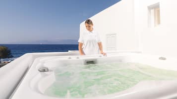 Deluxe Double Room, Jetted Tub, Sea View | Jetted bathtub