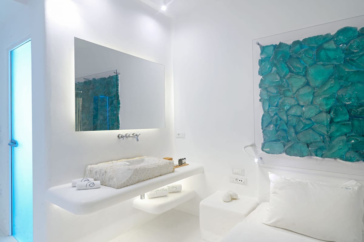 deluxe double room, sea view | egyptian cotton sheets, premium bedding, pillow-top beds, minibar