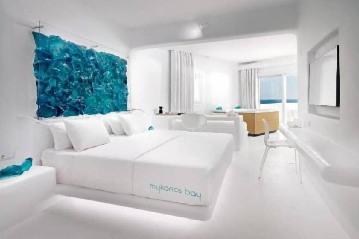 Egyptian cotton sheets, premium bedding, pillow-top beds, minibar