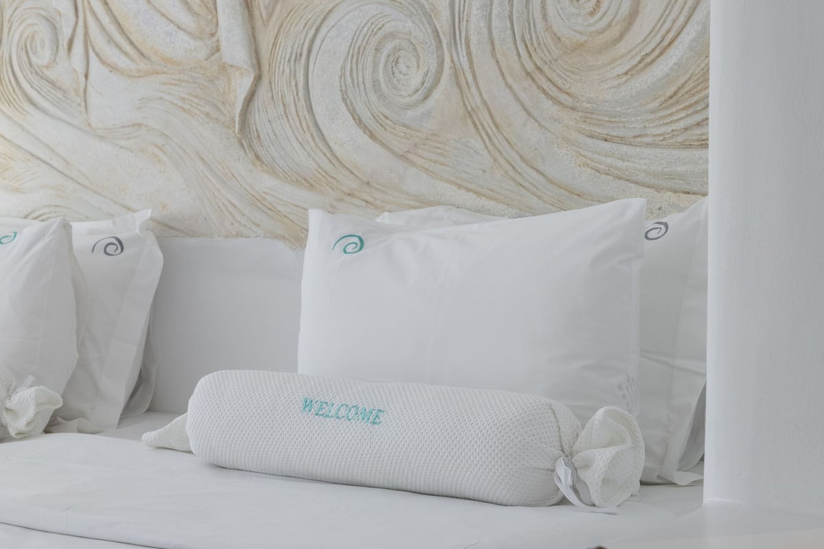 Egyptian cotton sheets, premium bedding, pillowtop beds, minibar
