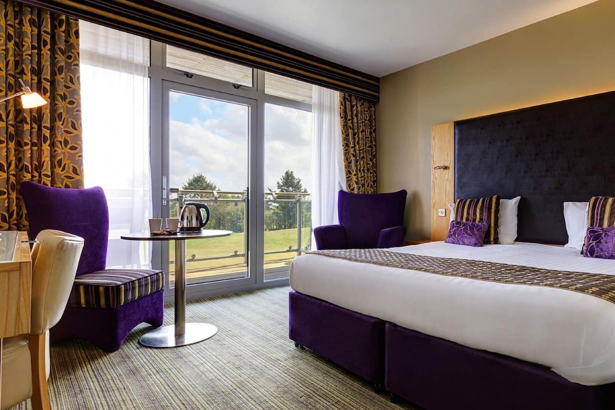 1 bedroom, pillow-top beds, in-room safe, desk