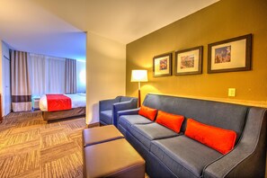 Premium bedding, pillow-top beds, in-room safe, desk - Comfort Suites Urbana Champaign, University Area (Urbana)