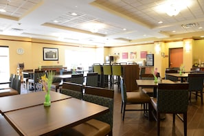 Bao gồm bữa sáng buffet hàng ngày