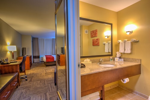 Comfort Suites Urbana Champaign, University Area