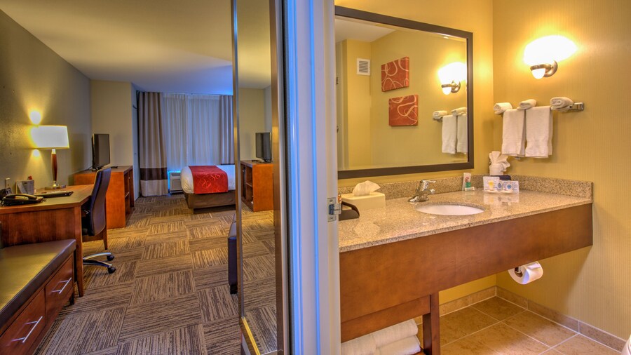 Comfort Suites Urbana Champaign, University Area