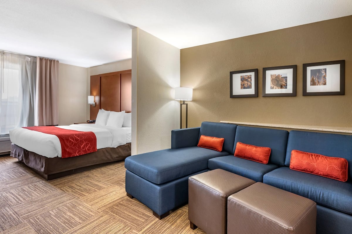 Premium bedding, pillowtop beds, in-room safe, desk