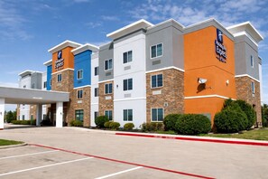Exterior - Holiday Inn Express & Suites Bridgeport by IHG (Bridgeport)