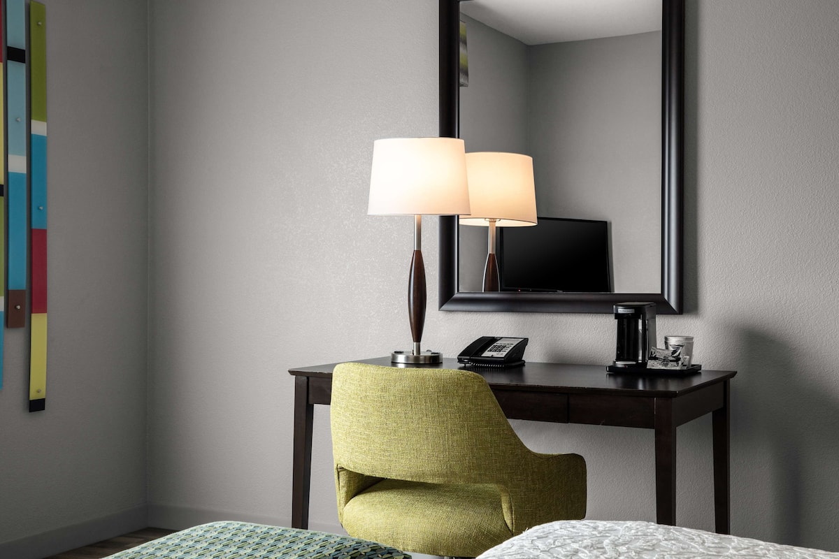 In-room safe, desk, laptop workspace, blackout drapes