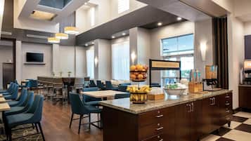 Gratis morgenmadsbuffet hver dag