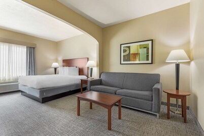Best Western Franklin Town Center Hotel & Suites