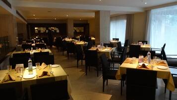 Desayuno bufé gratuito y diario