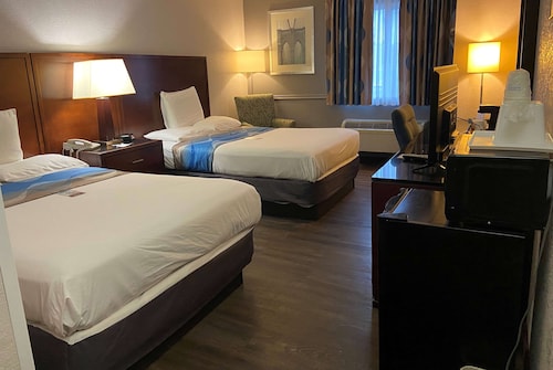 Travelodge Inn & Suites by Wyndham Albany