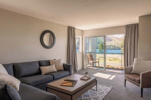 Blendingsgardiner, lydisolert, strykejern/-brett og wi-fi (inkludert)