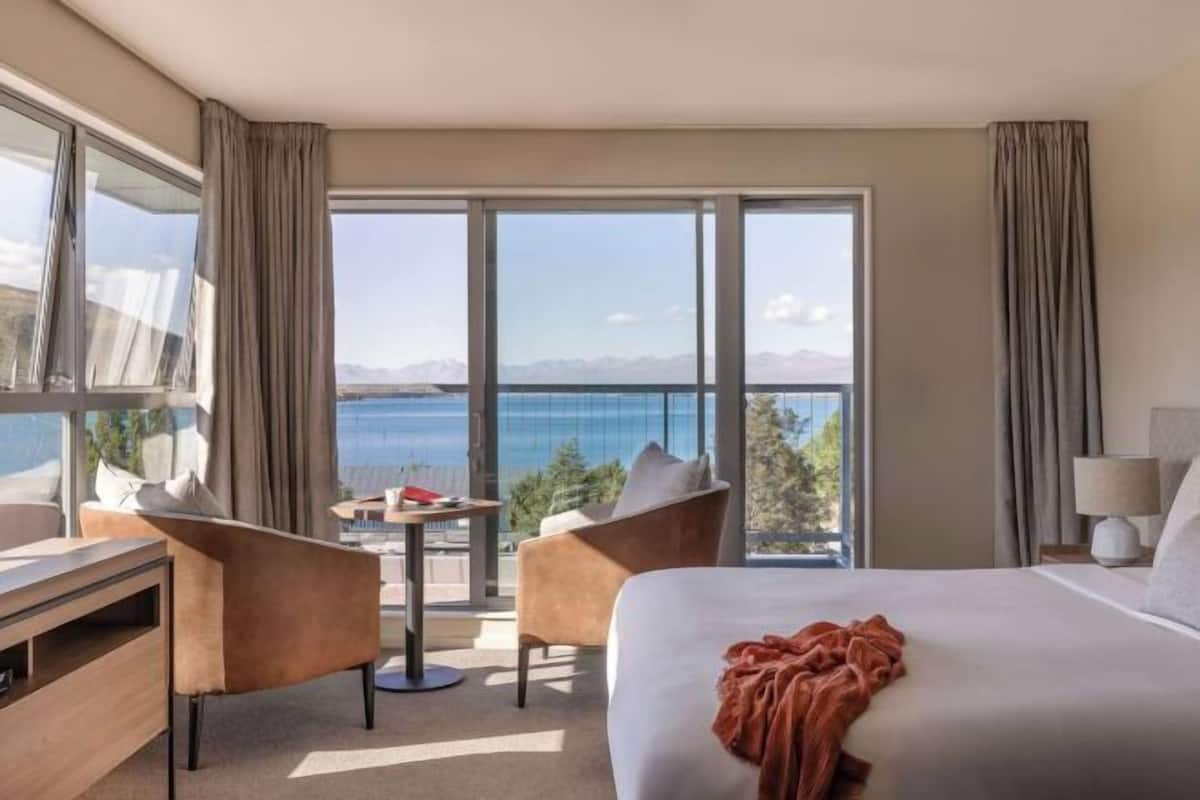 Cortines opaques i habitacions insonoritzades