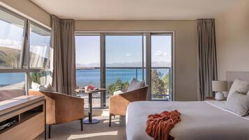 Verdunkelungsvorhänge, schallisolierte Zimmer, Bügeleisen/Bügelbrett