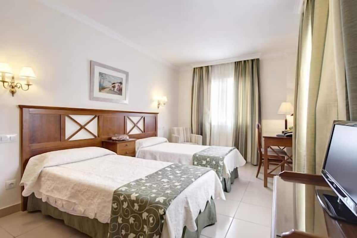 โต๊ะทำงาน, เตารีด/โต๊ะรีดผ้า, Wi-Fi ฟรี