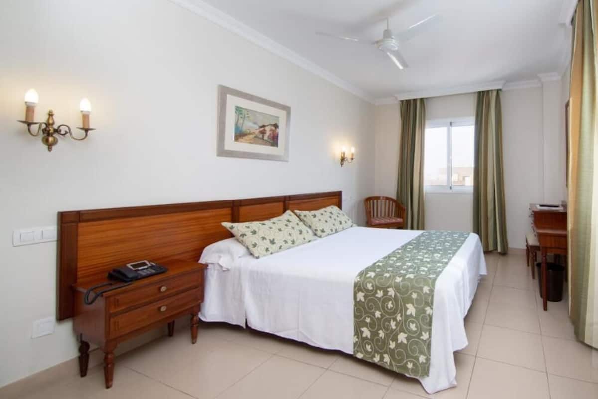 ห้องดับเบิล | โต๊ะทำงาน, เตารีด/โต๊ะรีดผ้า, Wi-Fi ฟรี