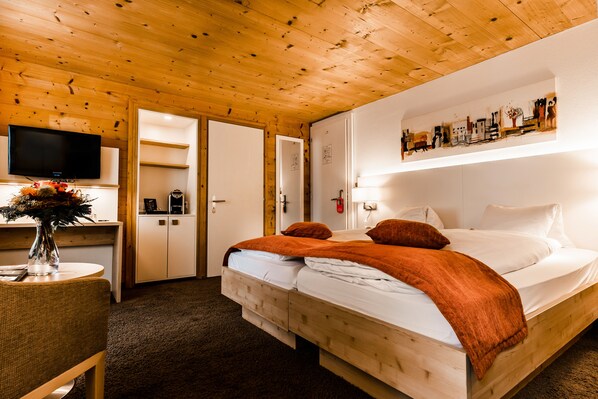 Minibar, coffres-forts dans les chambres, décoration personnalisée