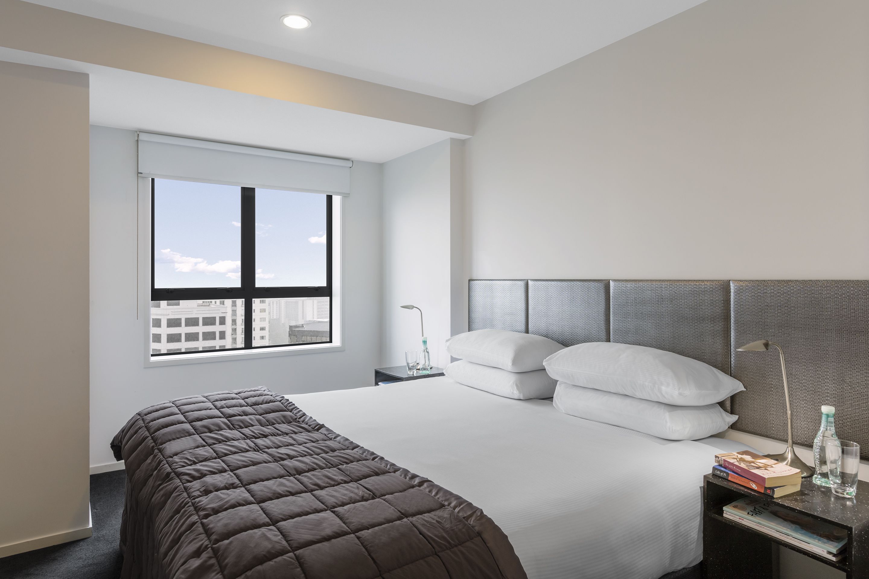 1 Bedroom View | Desk, iron/ironing board, free cribs/infant beds, rollaway beds