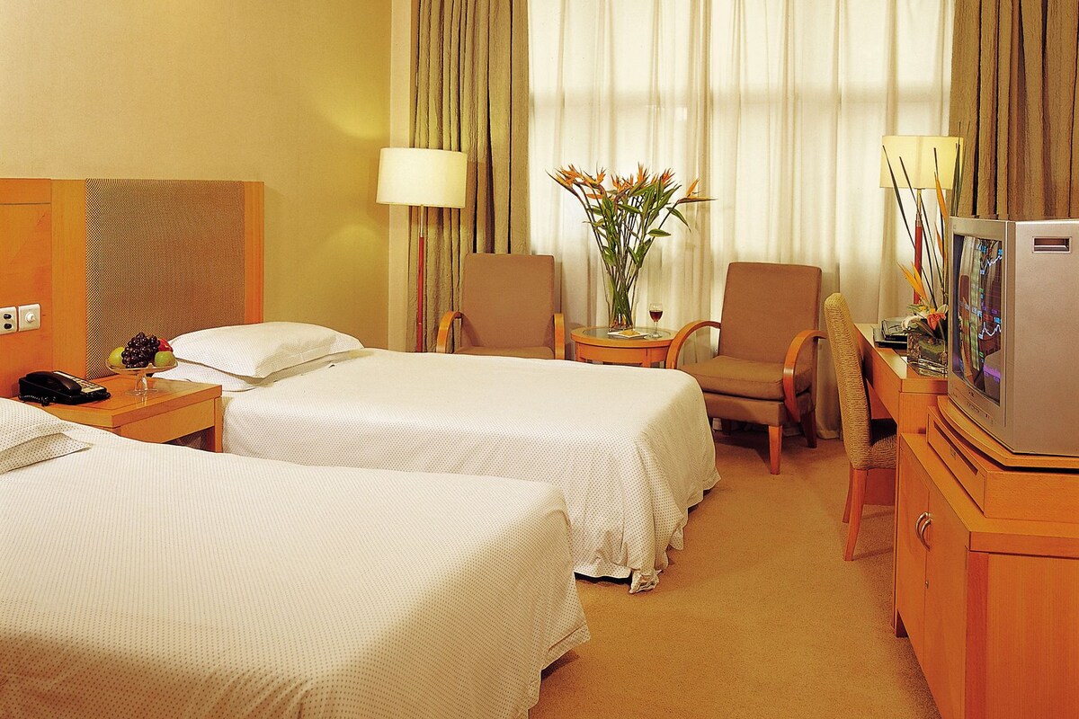 Phòng Deluxe, 2 giường đơn | Đồng hồ báo thức 