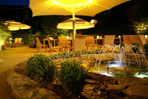 Lunch and dinner served, international cuisine - Ringhotel Appelbaum (Guetersloh)