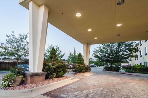 Comfort Suites Salina South