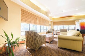 Lobby - Comfort Suites Salina South (Salina)