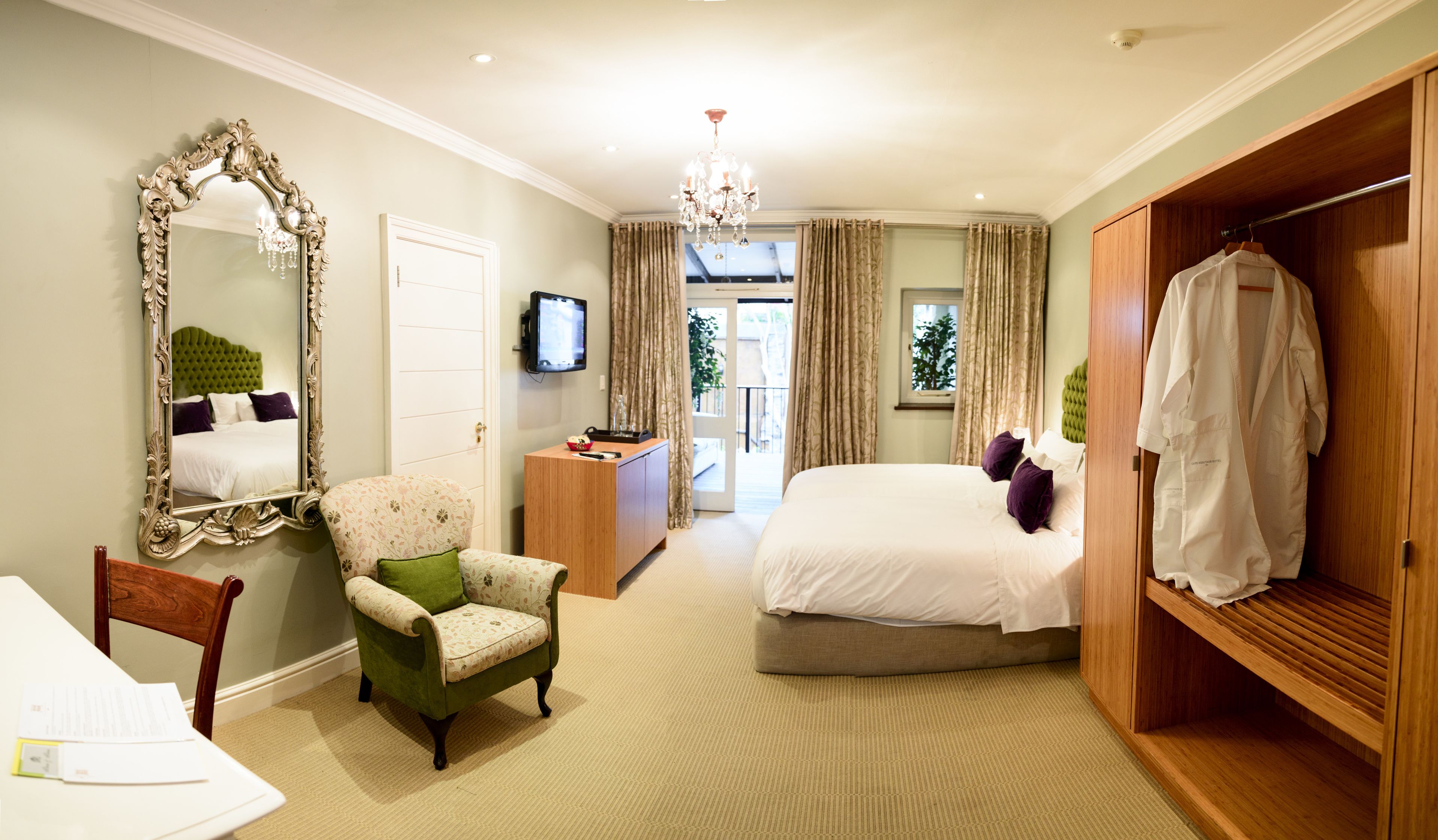 luxury room | 1 bedroom, premium bedding, minibar, in-room safe