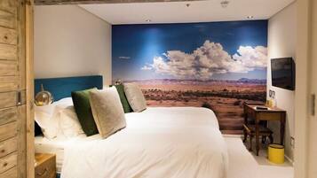 1 bedroom, premium bedding, minibar, in-room safe