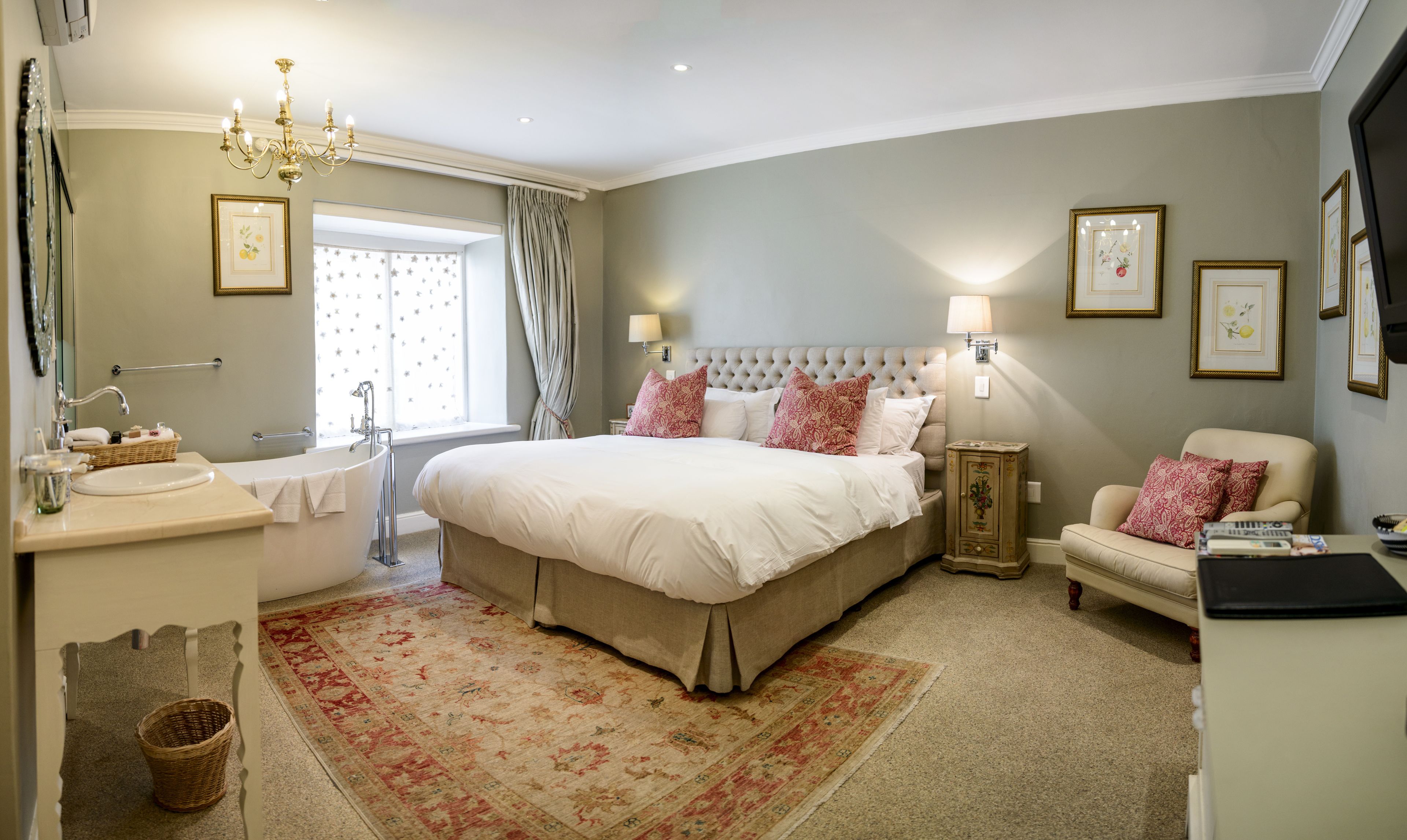 1 bedroom, premium bedding, minibar, in-room safe